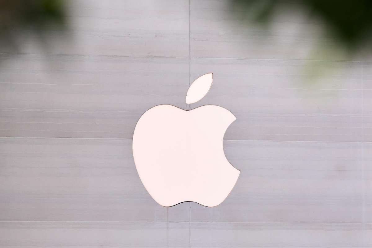 iPhone 16 Apple