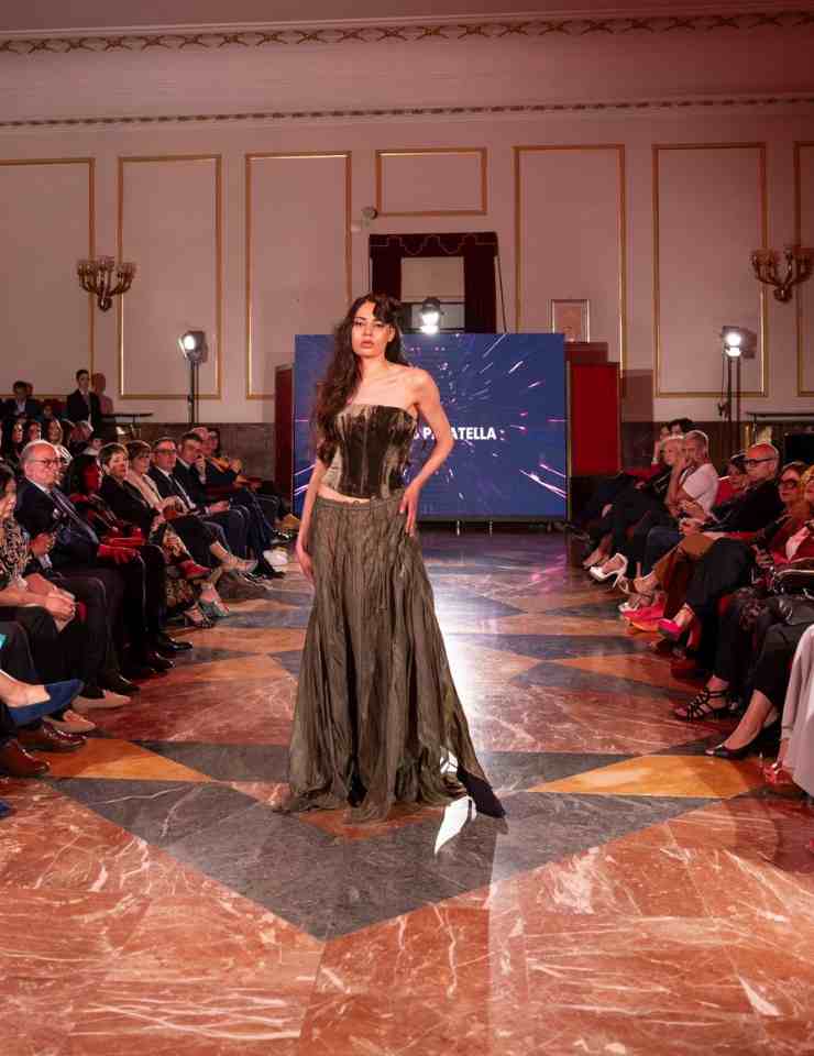 modella saverio palatella sfilata South Italy Fashion Week 2024