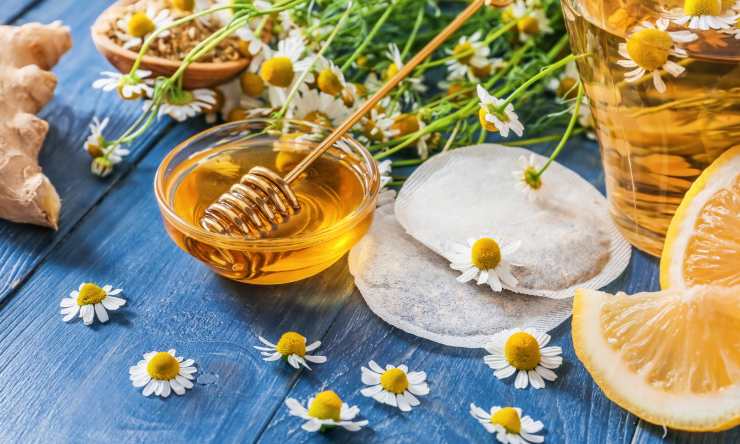 capelli biondi schiarire sole ingredienti naturali 